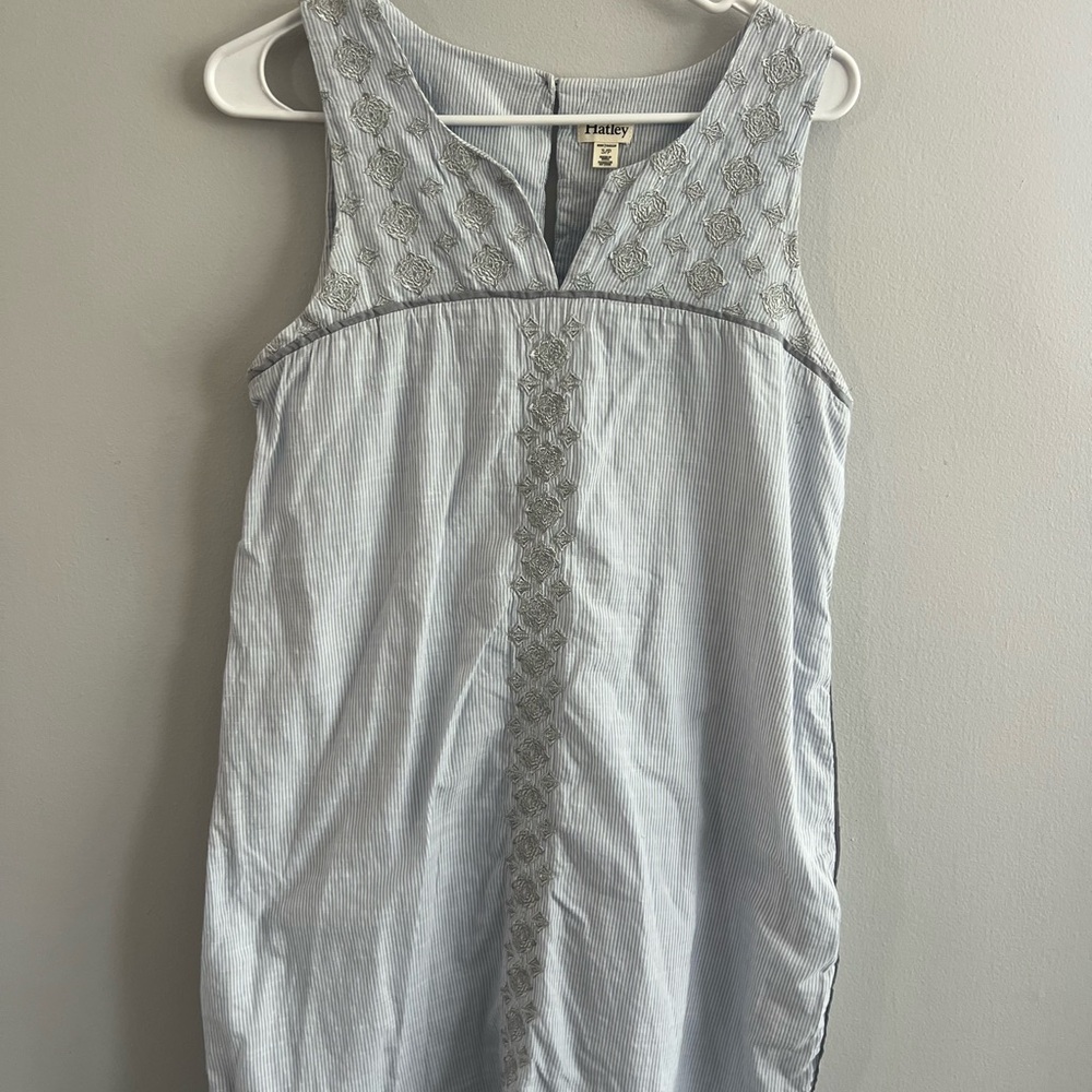Hatley Dress Womens S Small Blue Stripe Seersucker Embroidered Sleeveless Shift‎